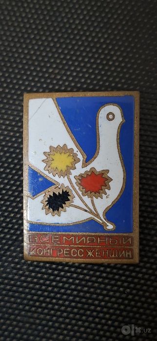 Продам тяжолые значки с эмалю