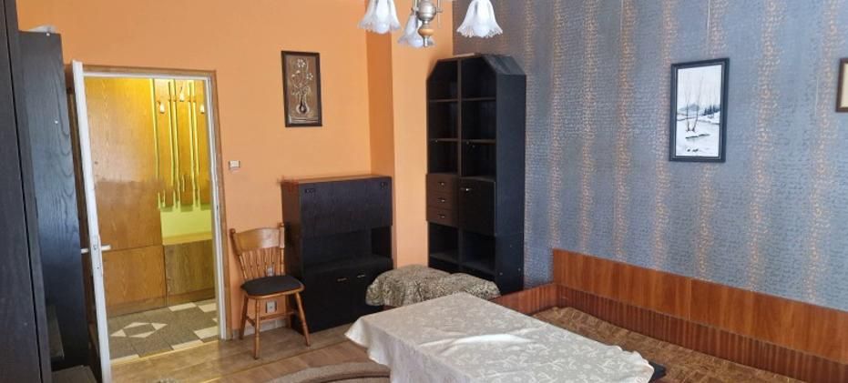 Дава се под наем Двустаен апартамент в София, Левски Г - 70 кв.м за 450 € - Снимка #2