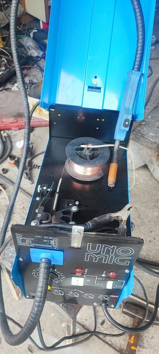 Aparat de sudura cu fir nefolosit it sau folosit  doar ptr proba cu gaz sau sirma flux cu gaz