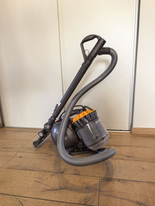 Aspirator Dyson Ball Allergy cu perie rotativa actionata de pe maner