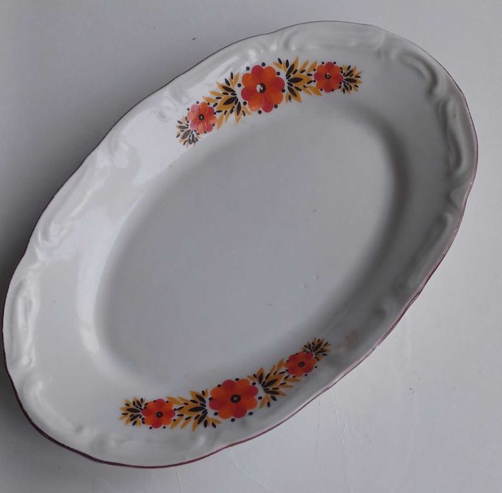 Порцеланови чинии