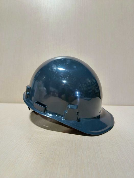 Каски на продажу