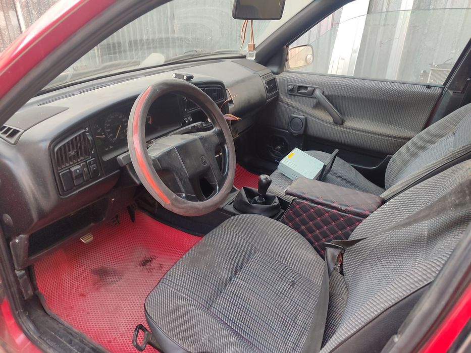 По запчастям продаётся пассат Б3 универсал