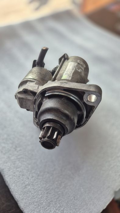 Стартер Skoda colf Passat touran 2.0