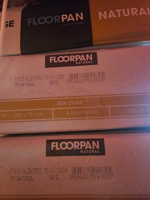 Vand Parchet laminat 10 mm Floorpan Natural FN019, Albatros oak, clasa 32