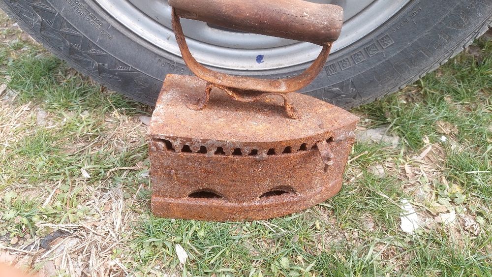 Продаётся утюк угольны