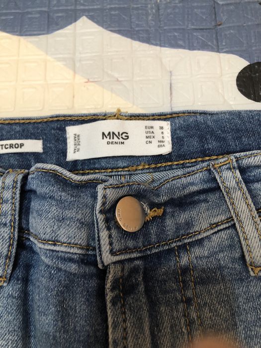 Джинсы      Манго