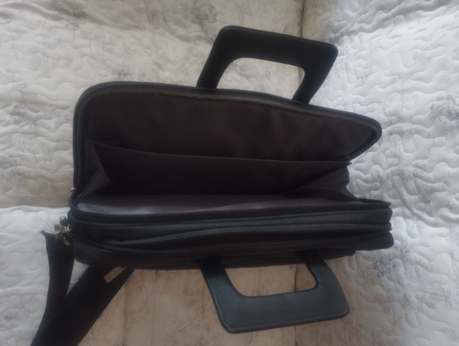 Продам сумку для наудбука.