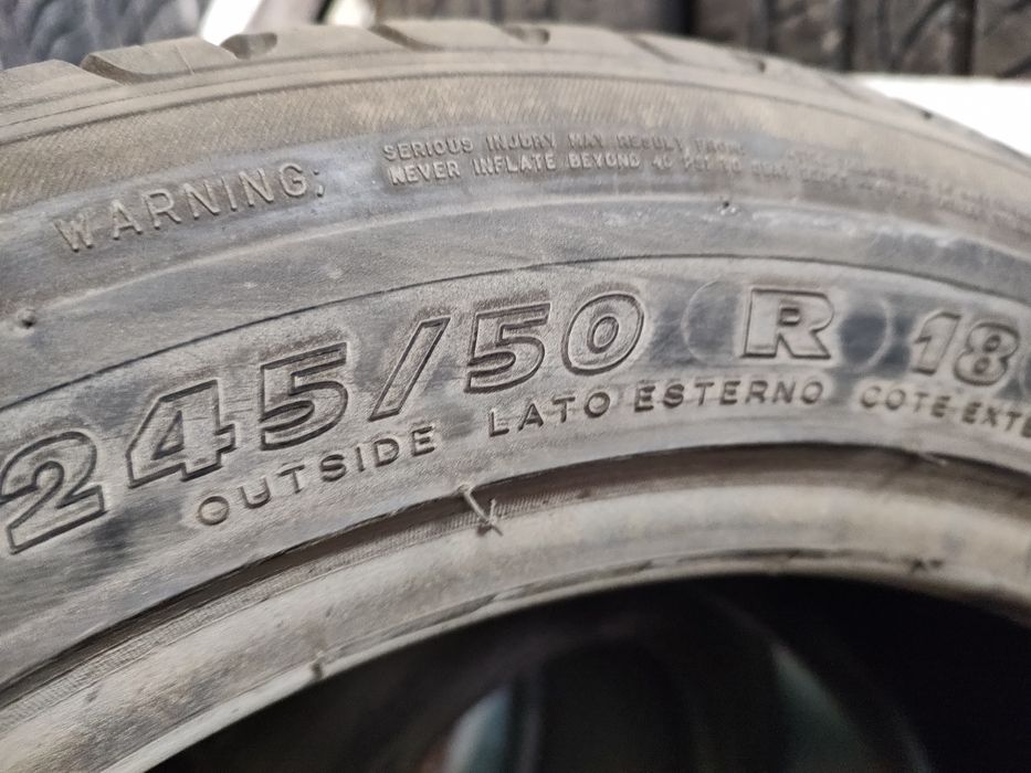 205/60R16; 235/50R18; 245/50R18; 235/50R19