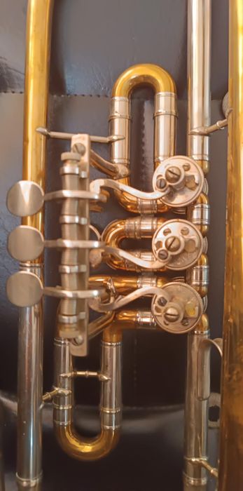 Флигорна ,Тромпет концертен!