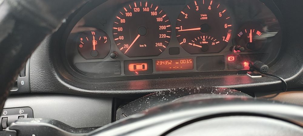 Vand bmw Seria 3 e 46