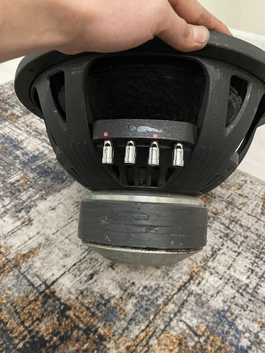 Сабуфер  р15 играет хорошо