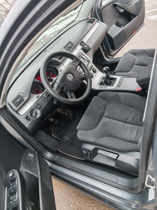 Volkswagen Passat B6 2008
*140 CP 
*259000