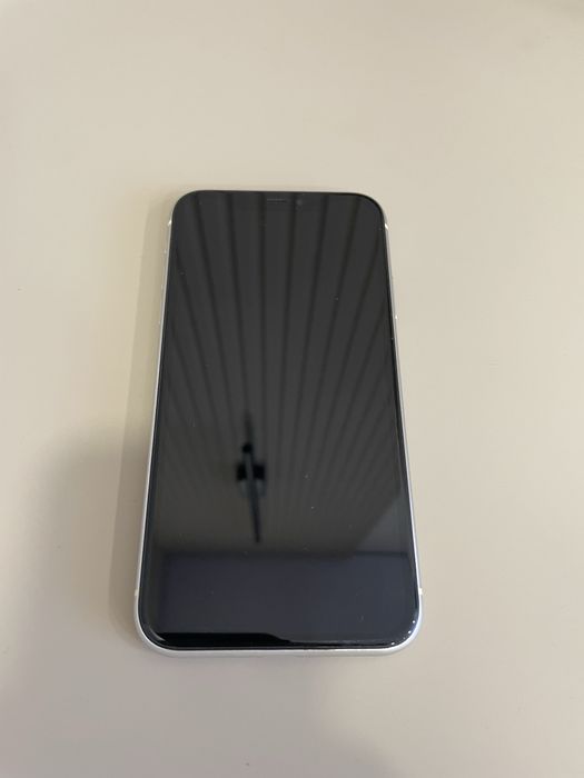 Продам Iphone 11 белый