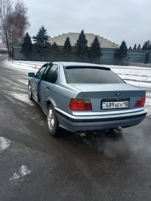 Продам BMW 320 I 1991 года.