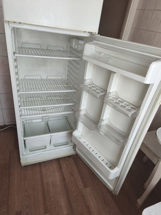 Холодильник большой хорошее состояние