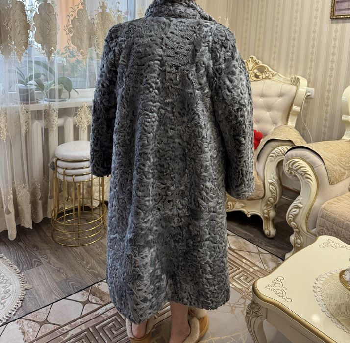 Продам шубу каракуль