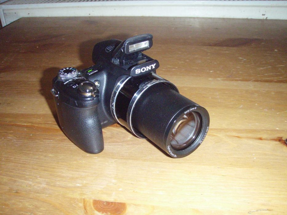 Aparat foto digital 9.1Mp Sony DSC-HX1 + acumulator + incarcator