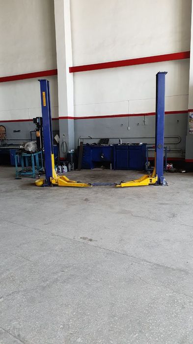 В автосервисе сдаются подьемники и бокс