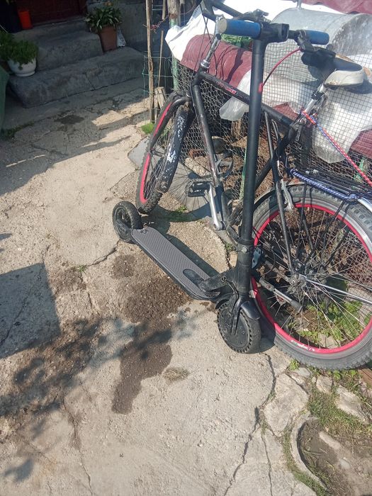 Vând trotineta electrica pentru piese