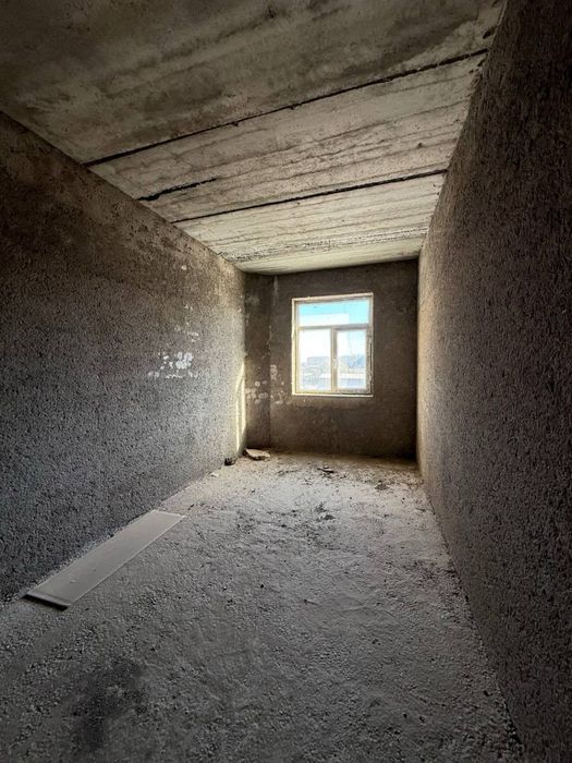 Vokzalda 2 xona bezgluxoy karopka kvartira sotiladi