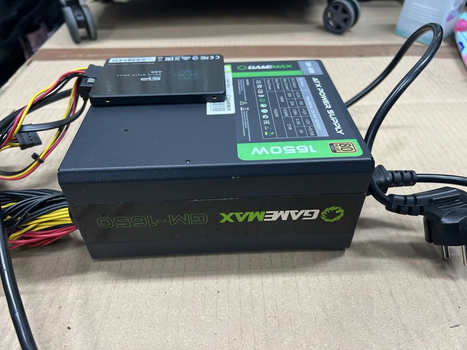 Захранване Gamemax GM 1650 1650W 80 Plus Gold С бонус SSD