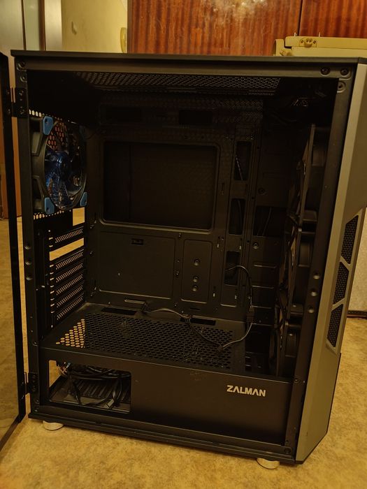 Компьютернве корпуса в отличном состоянии на любой вкус атх и mid towe