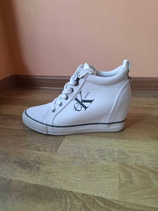 Calvin Klein кецове