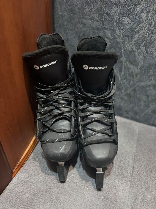 Продам коньки мужские