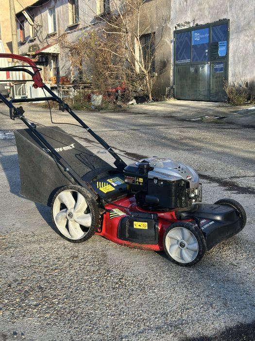 Бензинова самоходна косачка  MTD
