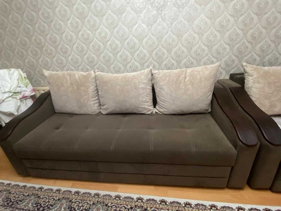 Продам срочно диван цена договорная