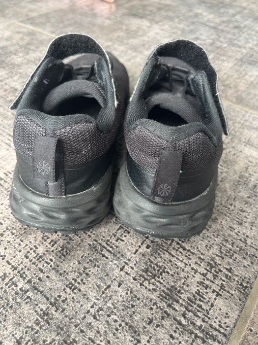 Маратонки Nike р.33.5