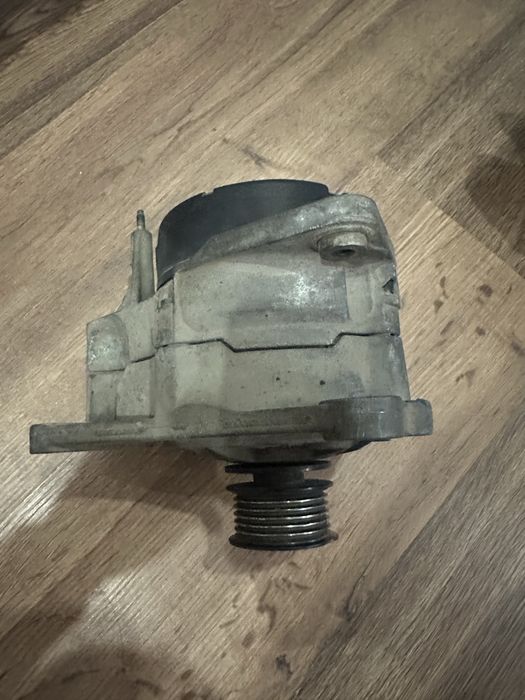 Генератор Фольксваген венто гольф 3