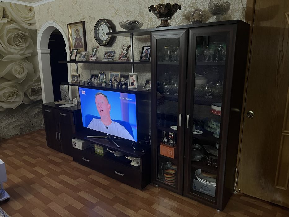 Срочно  продаётся стенка