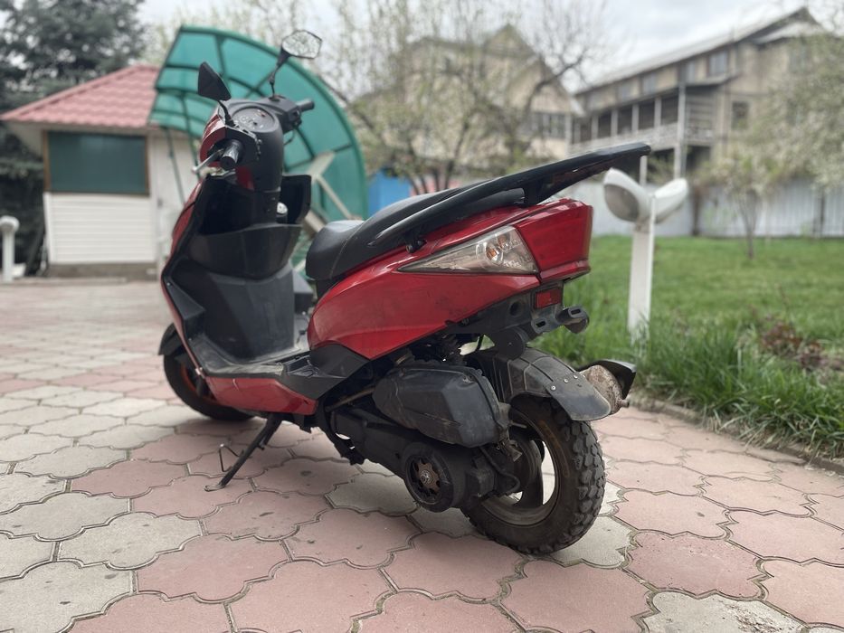Продам мопед M8 скутер