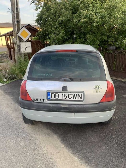 Vând Renault Clio 2 hatchback