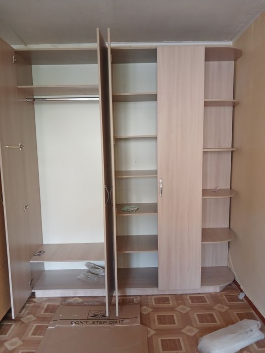 Продам большой шкаф