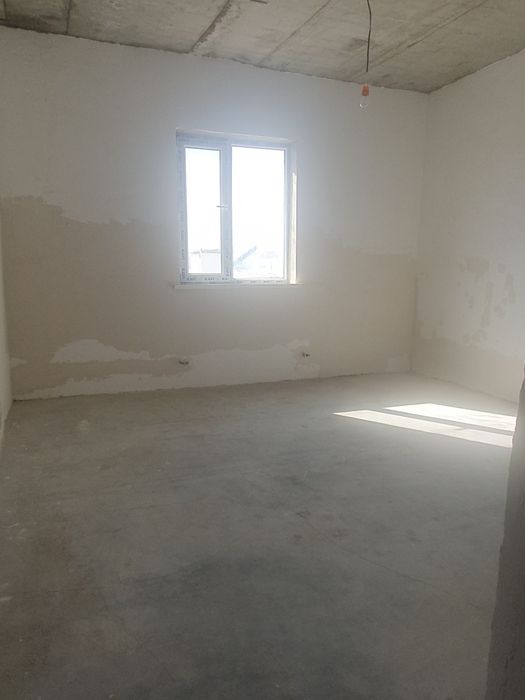 Уй улкен, 4 бөлмелі срочно сатылады