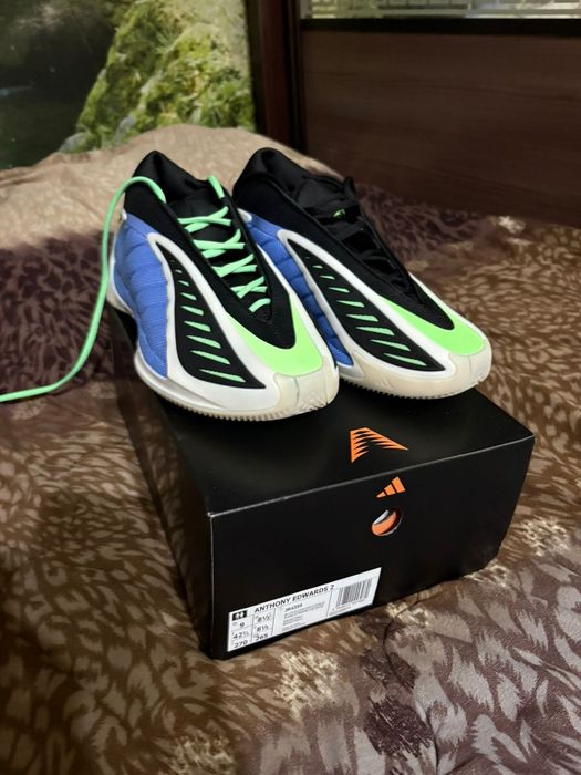 кроссовки adidas AE2