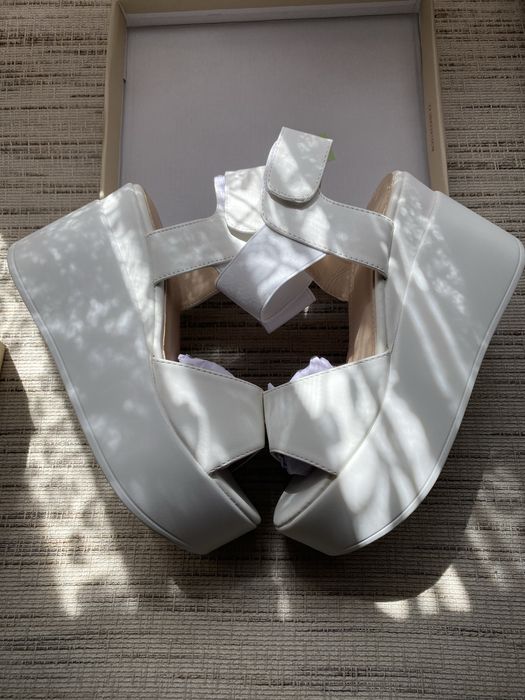 Дамски сандали на платформа