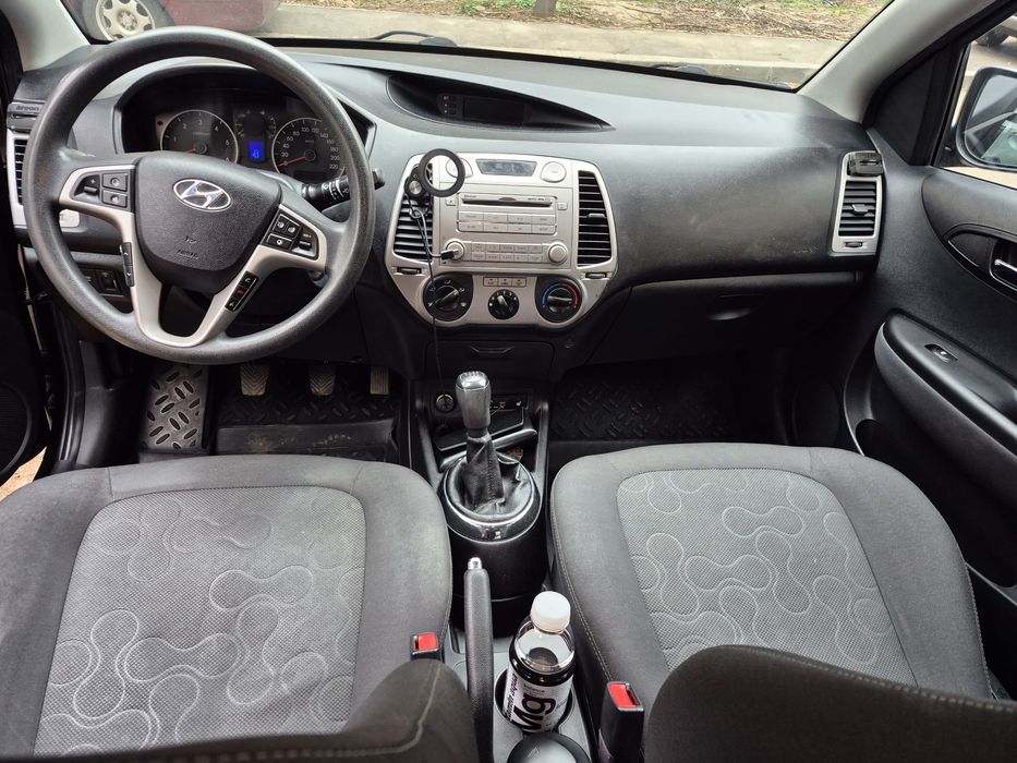 Hyundai i20 diesel 2011 – consum mic, întreținută, anvelope vară/iarnă