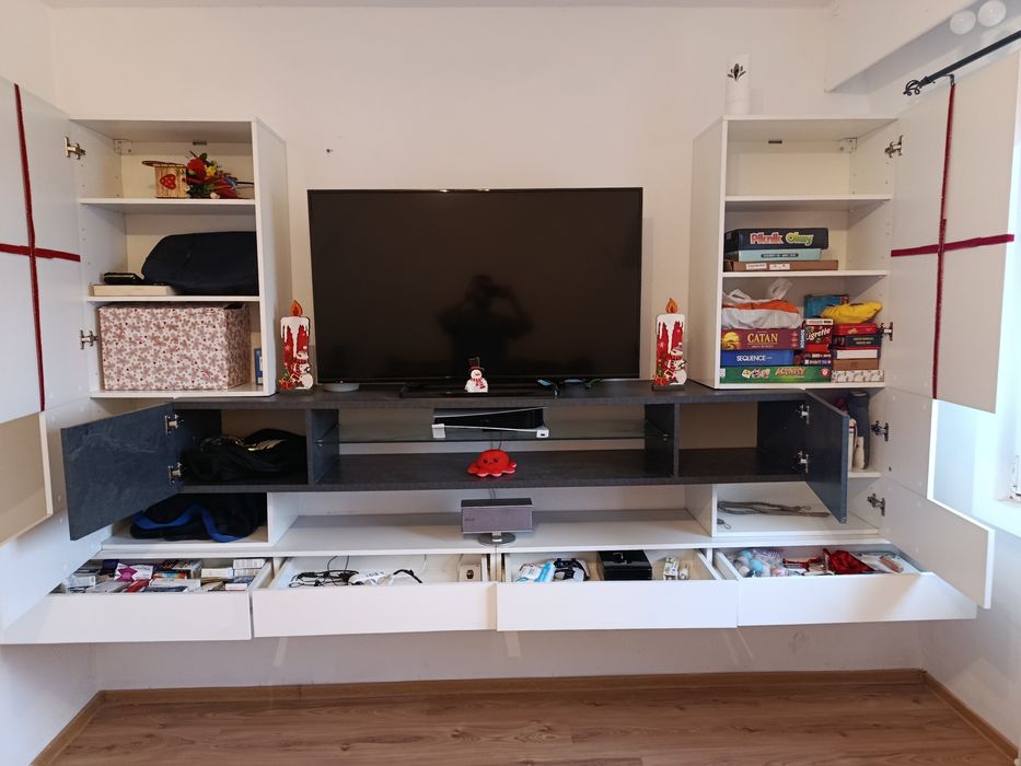 Mobila pentru living in stare bună