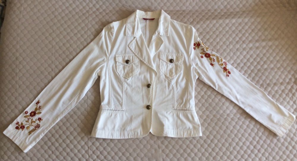 Спортно Елегантно Сако с Бродирани Ръкави