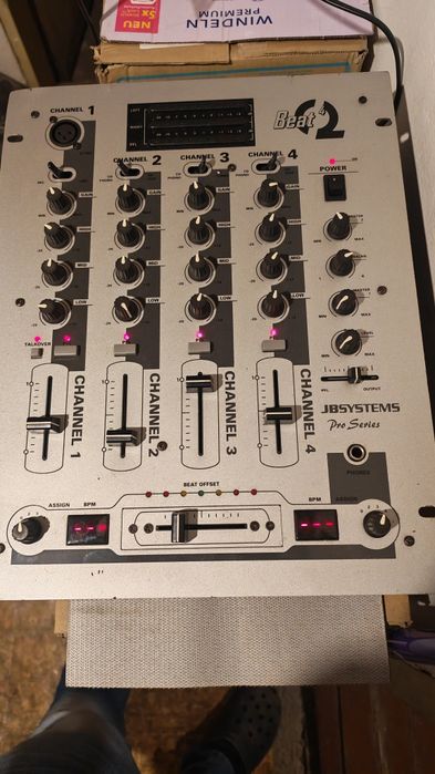 Стара техника за DJ. Behringer, pioneer cdj 100 .