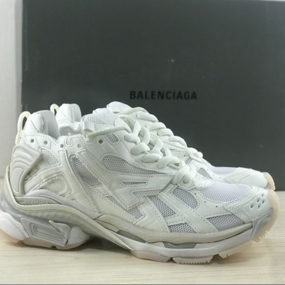 vand balenciaga runner albi.  39-45