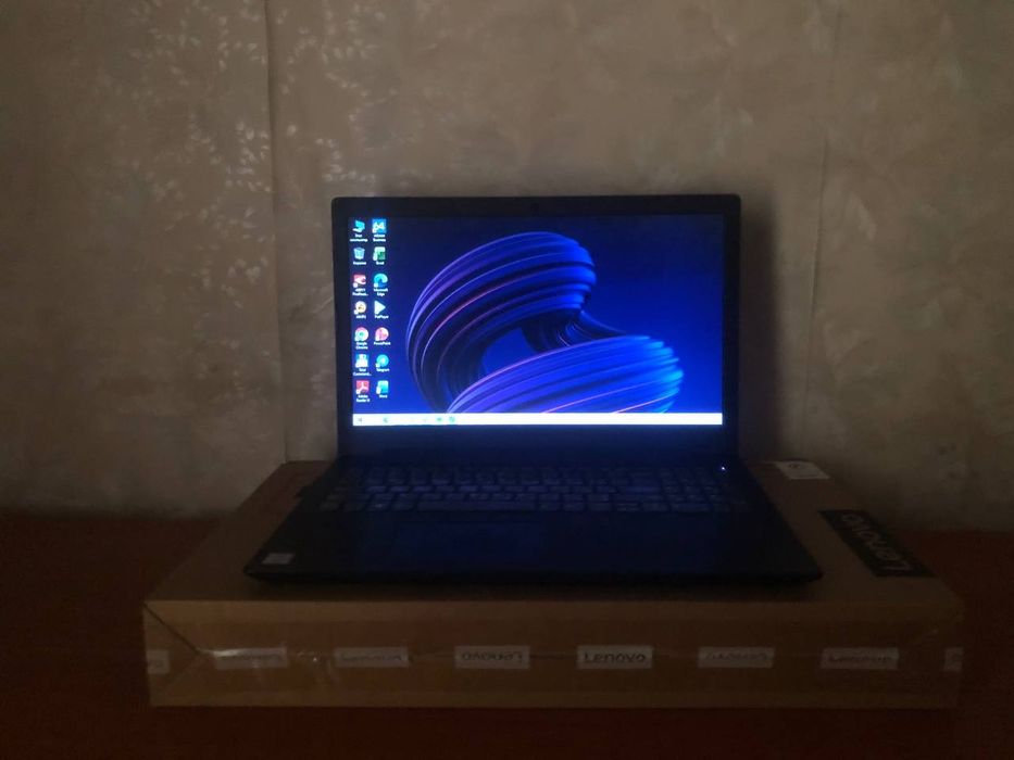 Lenovo Noutbuk sotiladi