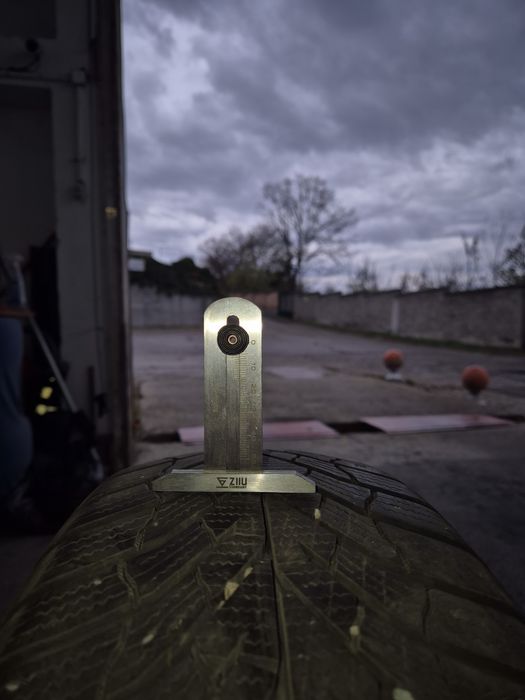 Kumho 205/60/16 зимни