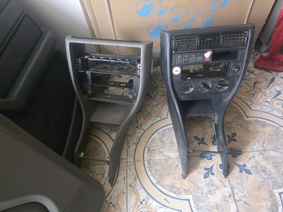 Ауди 100 А6 С4 кузов Консоль.