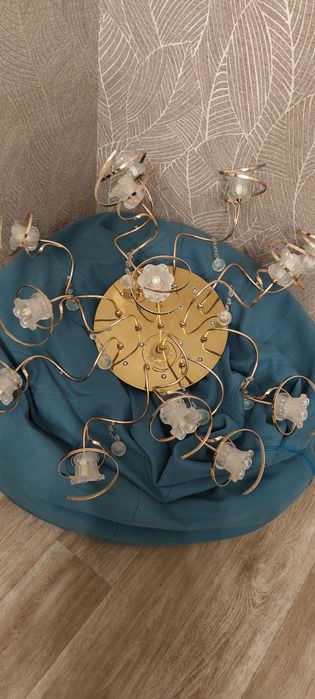 Люстра в зал 13лампочек