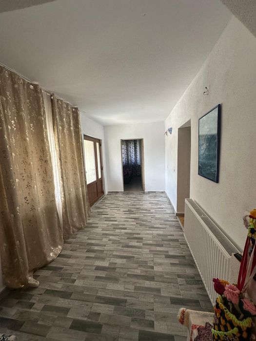 Vând casă locuibilă modernă 3 dormitoare living baie cămară bucătărie